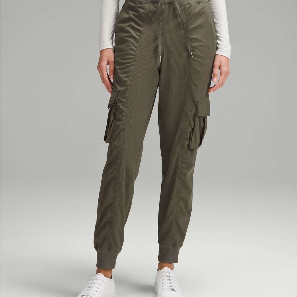 Dance Studio Relaxed-Fit MR Cargo Jogger